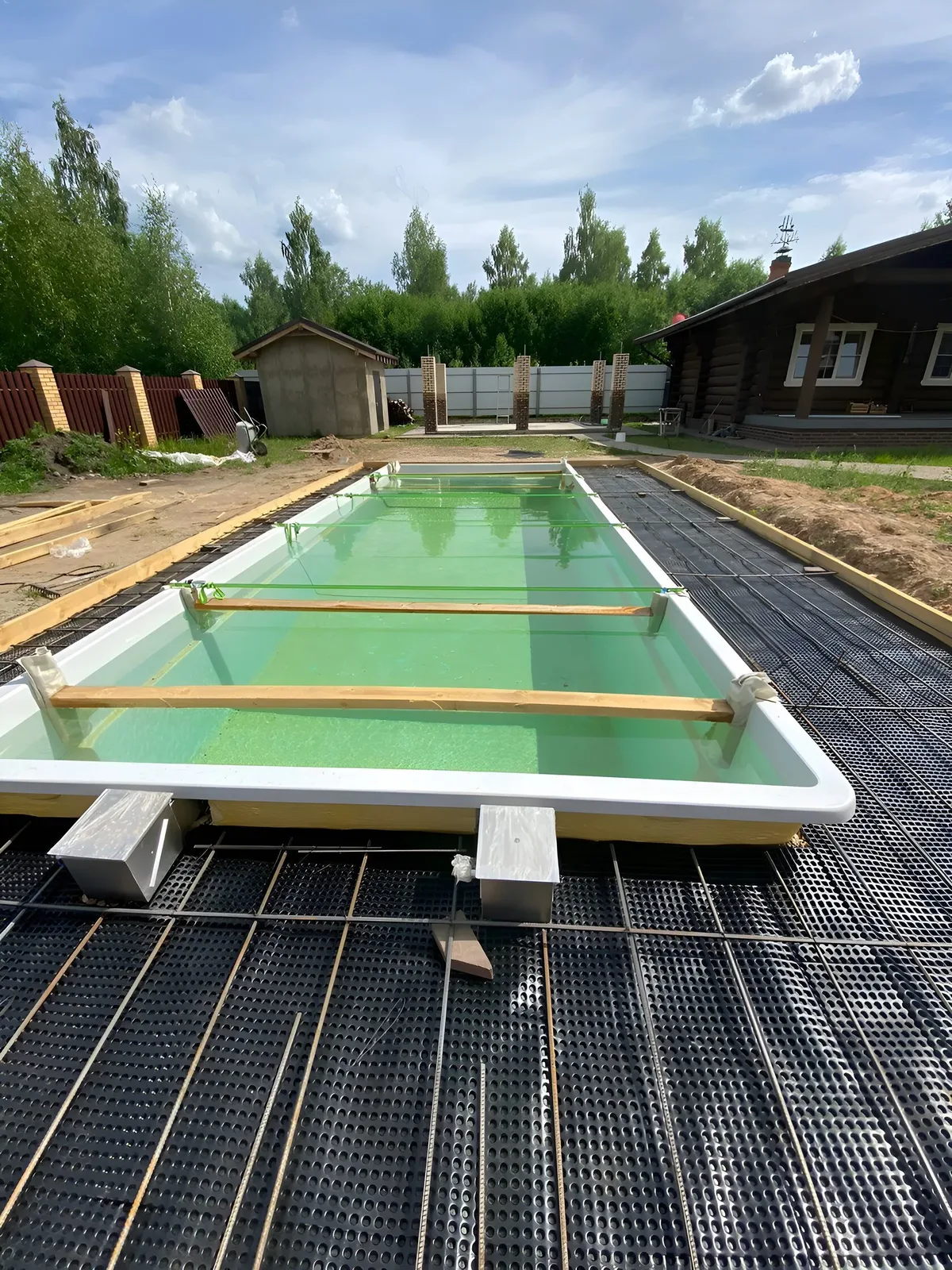 Laguna 9 — вечернее освещение в Курске