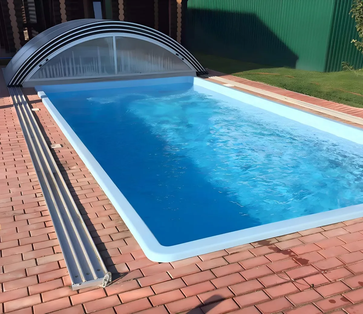 Laguna 7 — вечернее освещение в Курске