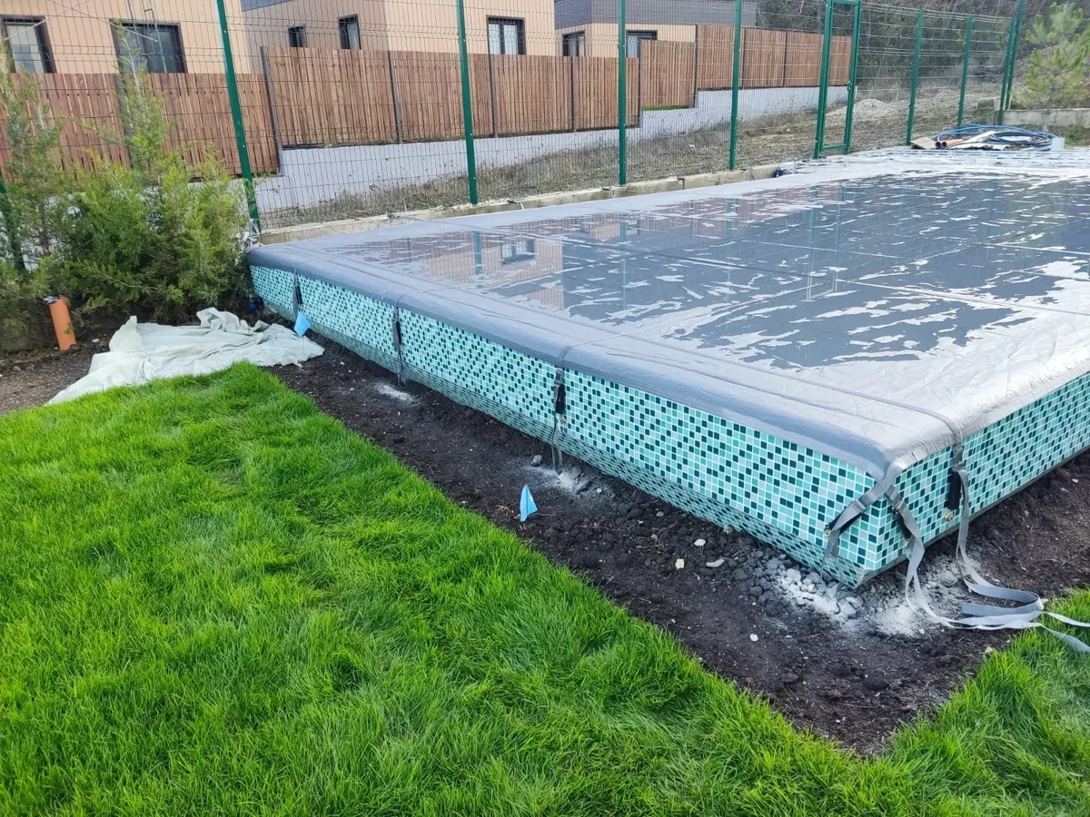 Батутное покрывало на бассейне в Курске